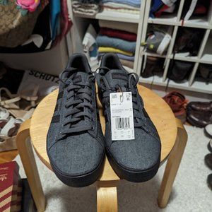 Adidas Daily 3.0 SkateBoarding men's Shoes 9.5 brand new